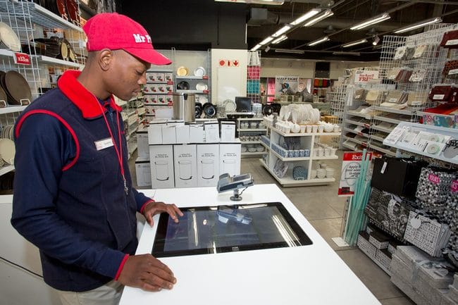 Benefits of Interactive Touch Screen Kiosks In Retail